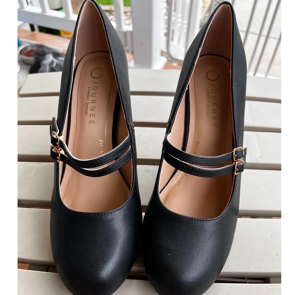 Journee Collection Windy-WD Black Mary Jane Pumps Wide Width 8.5 Vegan Leather
